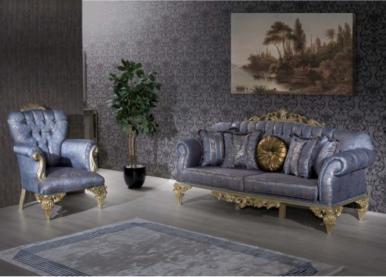 Anspruchsvolles klassisches Sofa im Chesterfield-Design für das Wohnzimmer mit goldenen Kissen