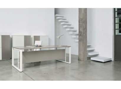 Современный письменный стол в итальянском стиле для офиса