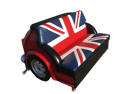 Двухместный ретро диван "Юнион Джек" в автомобильном стиле