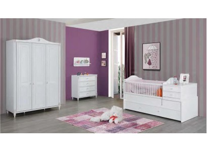 Набор детской классической мебели с кроватью для новорожденных в белых тонах