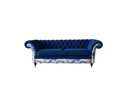 Яркий трехместный диван в исполнении Честерфилд в синем  цветочном цвете