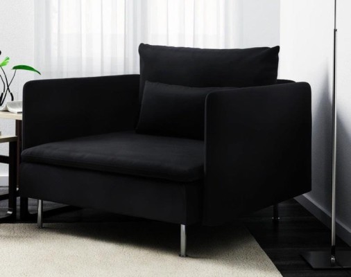 Привлекательный угловой диван в черном цвете для гостиной