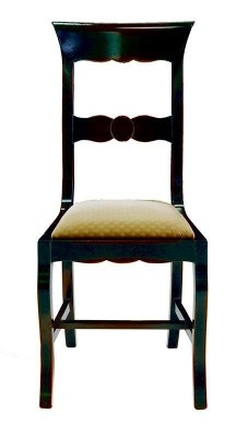 Роскошный деревянный стул в классическом стиле с мягким сиденьем 