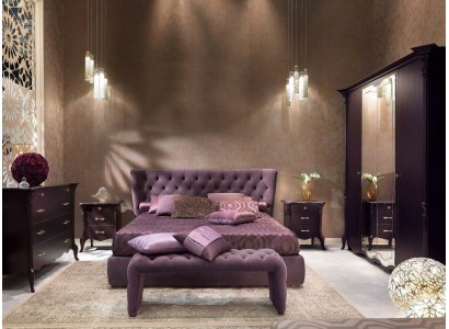 Стильная фиолетовая двуспальная кровать честерфилд