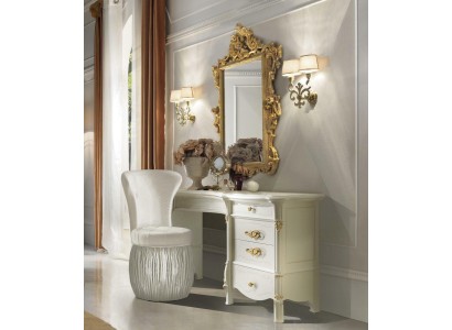 Бесподобный туалетный столик в стиле барокко с зеркалом в золотой раме и пуфом