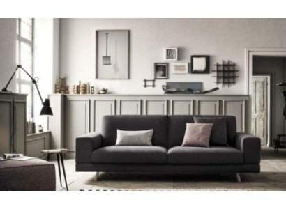 Большой трехместный стильный диван из экологичных материалов