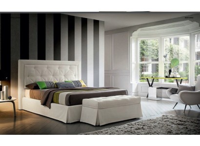 Невероятно красивая стильная белая двуспальная кровать