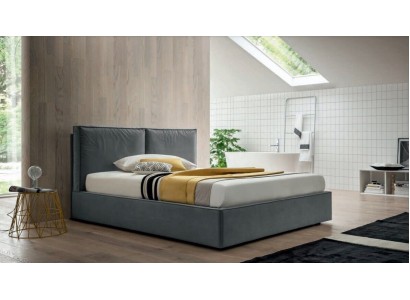 Удобная просторная двуспальная кровать в современном стиле