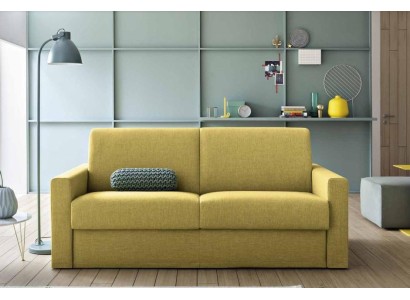Идеальный двухместный желтый диван в строгих геометричных формах