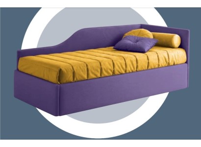 Необычная стильная кровать в ярком сочном оттенке