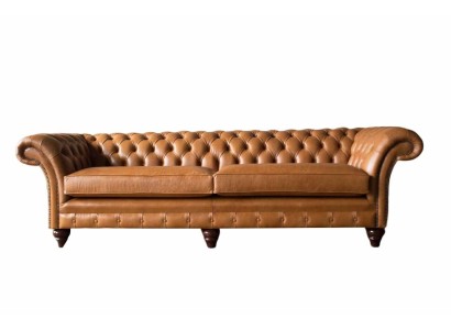 Большой четырехместный коричневый диван честерфилд для гостиной