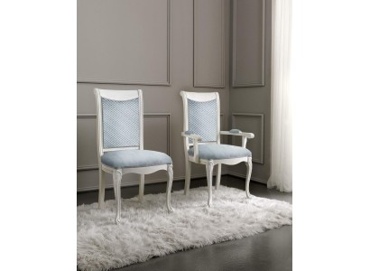 Изысканный стул для столовой комнаты с мягким сиденьем и подлокотниками