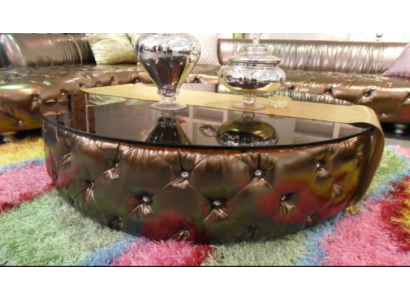 Великолепный люксовый кофейный столик в стиле честерфилд