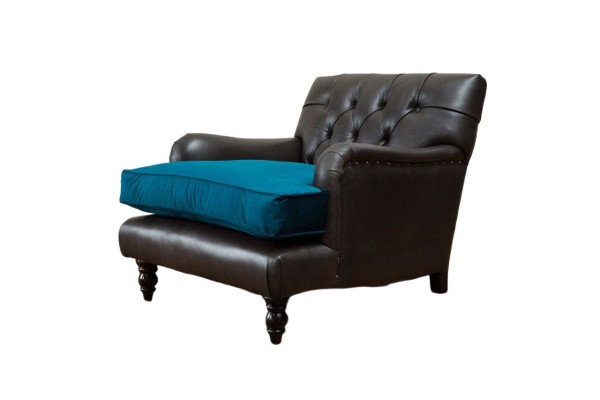  Кресло честерфилд в обивке из экокожи с мягким текстильным сиденьем