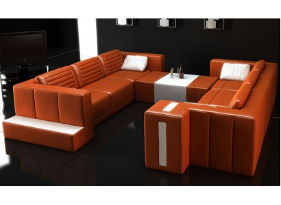 Высококлассный современный диван из качественных материалов для гостиной 