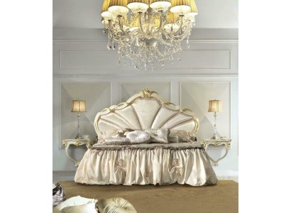 Превосходная классическая двуспальная кровать в стиле барокко