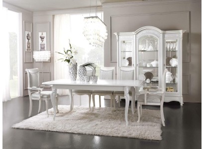 Изящный столовый комплект мебели в классическом стиле из обеденного стола и 4-х стульев