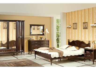 Элитный комплект мебели для спальни в безупречном итальянском стиле с изысканными прикроватными тумбами 