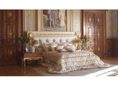 Роскошная двуспальная белая кровать в стиле Честерфилд