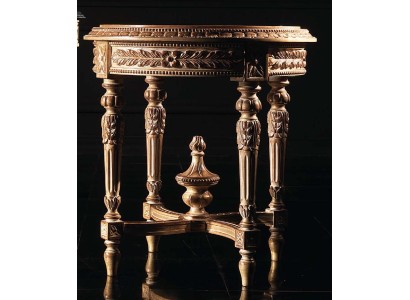 Королевский журнальный столик в стиле барокко