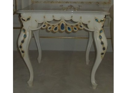 Приставной стеклянный столик в стиле барокко