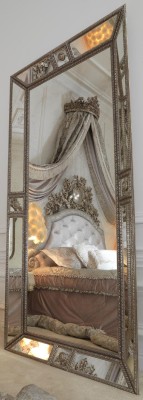 Великолепное настенное зеркало в стиле барокко 