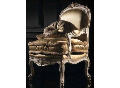 Роскошное дизайнерское кресло с мягкой подушкой
