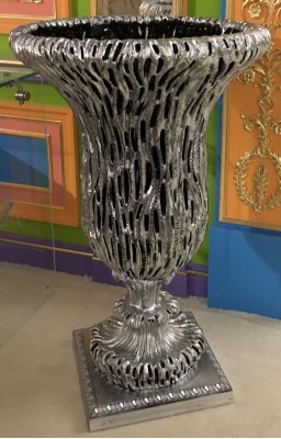 Великолепная антикварная напольная ваза