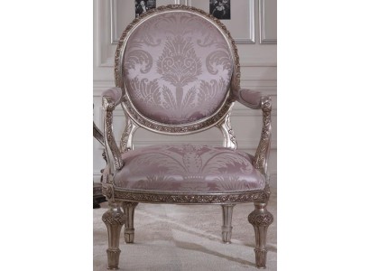 Роскошное резное розовое кресло