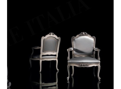 Роскошное классическое кресло серебряного цвета в стиле барокко
