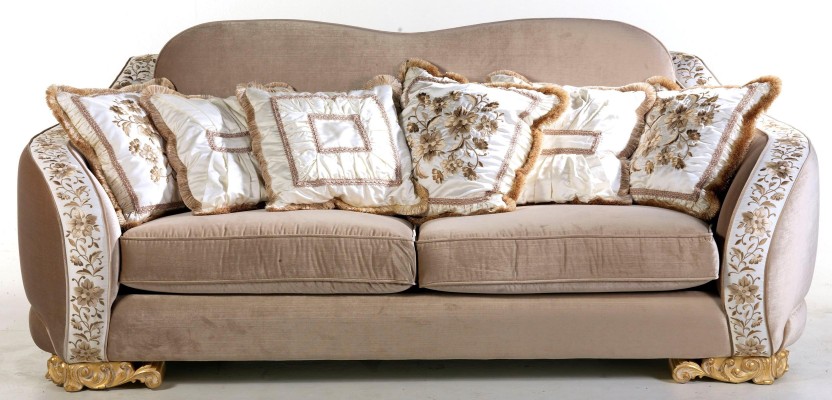 Classic three-seater Chesterfield sofa for stylish living spaces