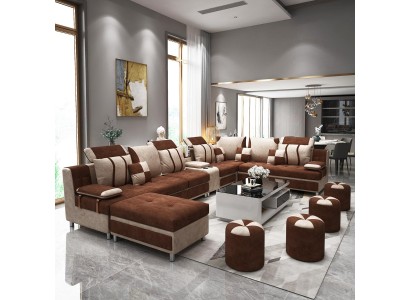 Большой диван U-образной формы с мягкой коричневой обивкой 