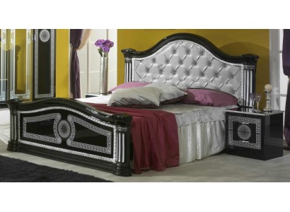 Потрясающий комплект спальной мебели с большой кроватью в стиле Честерфилд