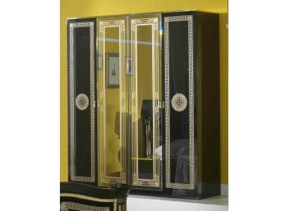 Классический спальный шкаф выполненный в глубоком черном цвете с золотым оформлением