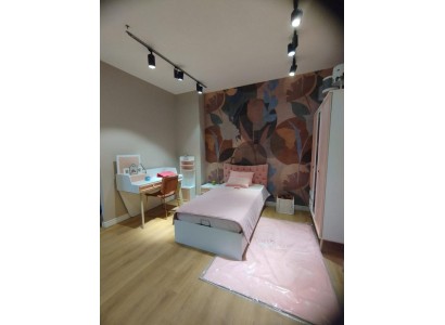 Детский спальный комплект в персиково-белой расцветке из 5 предметов в стиле модерн