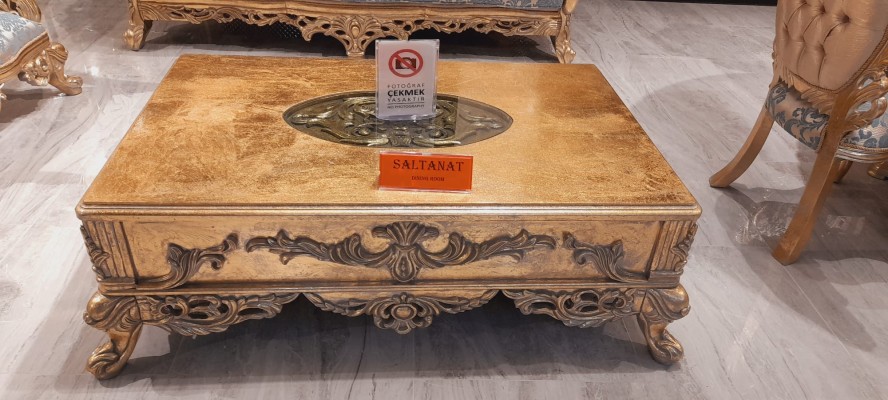 Barock Couchtisch Goldfarben Geschnitzte Beine Tisch Holz Wohnzimmer