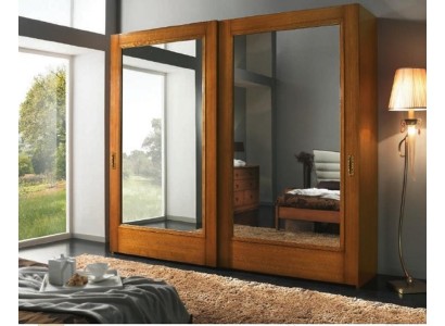 Брутальный деревянный шкаф-купе с раздвижными зеркальными дверями