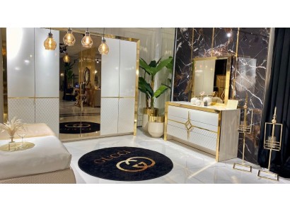 Белоснежный изысканный комод с золотым обрамлением в комплекте с роскошным квадратным зеркалом для гостиной или спальной комнаты 