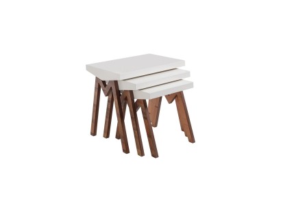 Комплект из 3-х приставных столиков с белой столешницей и деревянными ножками