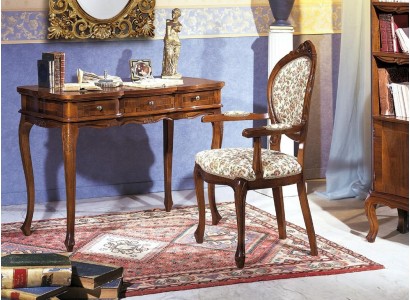 Письменный стол в комплекте со стулом для офиса или кабинета