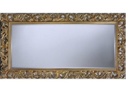 Большое классическое зеркало с золотыми элементами