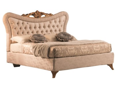Великолепная двуспальная классическая кровать честерфилд