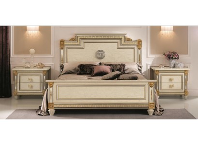 Бесподобная двуспальная кровать в классическом дизайне