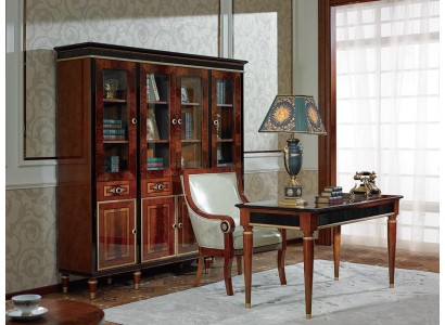 Сдержанный классический комплект мебели для офиса выполненный в контрастном цветовом сочетании