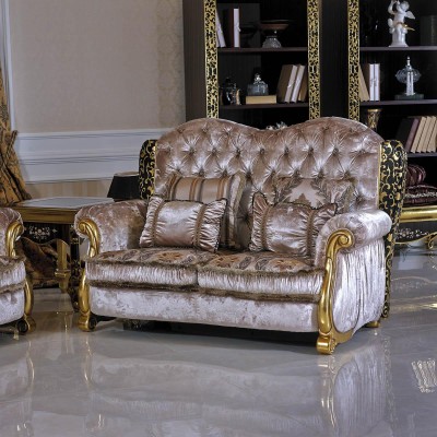 Аристократичный комплект диванов 3+2 выполненный в классическом стиле 