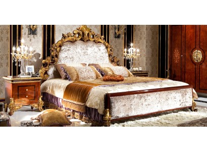 Великолепный комплект мебели для спальни в классическом стиле состоящий из 4 предметов мебели 