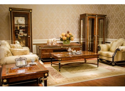 Восхитительный комплект диванов 3+2+1 в классическом стиле с декоративными элементами античного стиля 