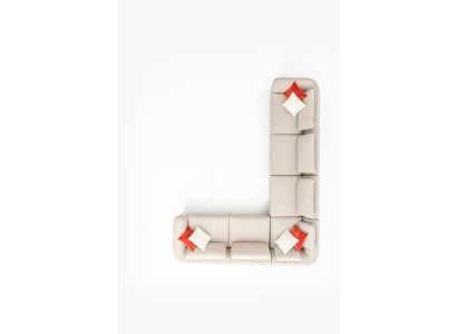 Бежевый угловой диван L-образной формы с комфортными мягкими сиденьями и приспинными подушками в современном дизайне для Вашего дома и гостиной