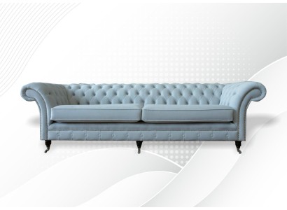 Большой четырехместный диван в современном европейском дизайне 