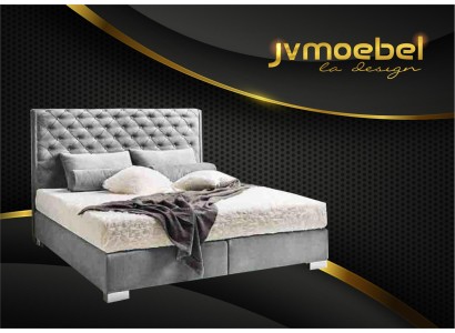 Большая современная двуспальная кровать изысканном европейском дизайне 
